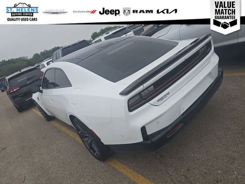Used 2024 Dodge Charger Daytona Scat Pack w/ Plus Group AWD/4WD image 5