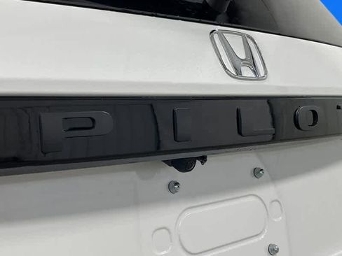 New 2025 Honda Pilot EX-L image 6
