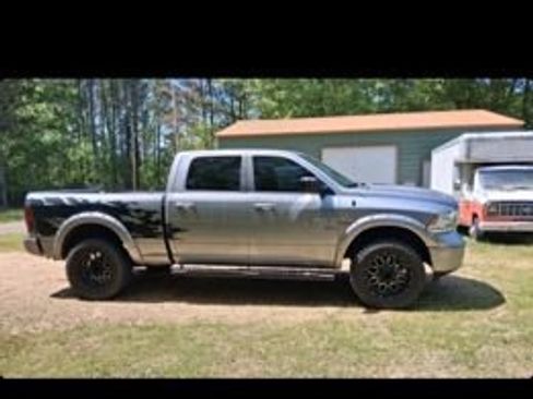 Used 2021 RAM 1500 Classic SLT image 4