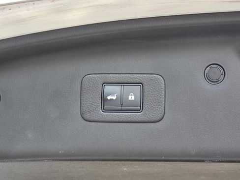 Used 2021 Nissan Armada SL w/ Captain's Chairs Package RWD image 36