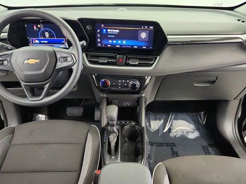 Used 2025 Chevrolet TrailBlazer LT AWD/4WD image 26