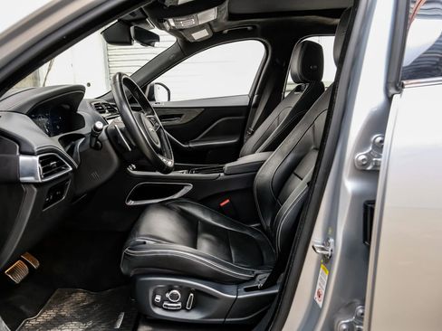 Used 2019 Jaguar F-PACE S image 4