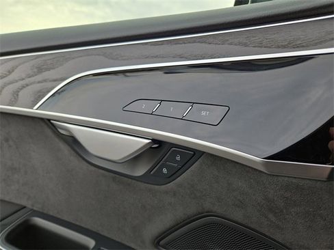 Used 2021 Audi A8 L 4.0T w/ Executive Plus Package image 23