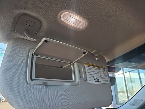 Used 2025 Mitsubishi Outlander SE image 67