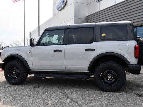 New 2026 Ford Bronco Big Bend w/ Black Diamond Package AWD/4WD image 3