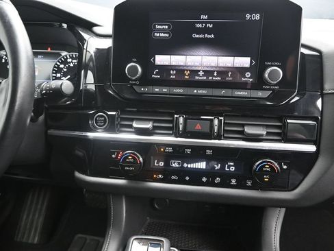 Used 2022 Nissan Pathfinder SV FWD image 28