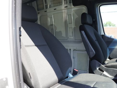 Used 2021 Mercedes-Benz Sprinter 2500 w/ Driver Convenience Package image 28