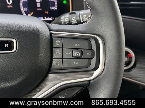 Used 2024 Jeep Wagoneer Series II w/ Convenience Group I AWD/4WD image 27