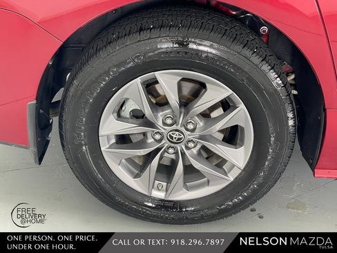 Used 2023 Toyota Sienna LE image 11