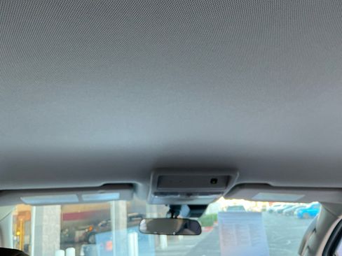 Used 2025 Nissan Frontier S image 33