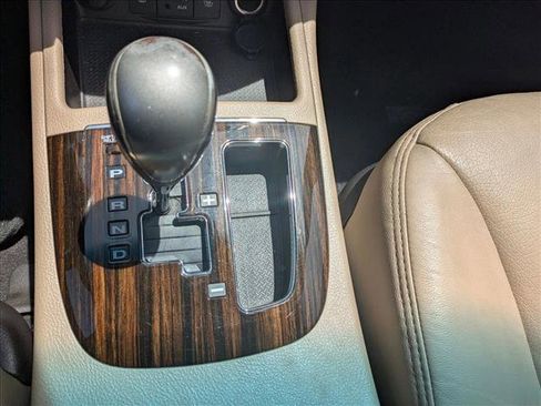 Used 2012 Hyundai Santa Fe Limited FWD image 11