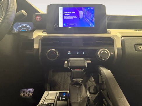 Used 2024 Toyota Tacoma TRD Sport image 12