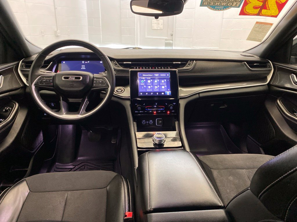 Used 2023 Jeep Grand Cherokee L Laredo RWD image 24