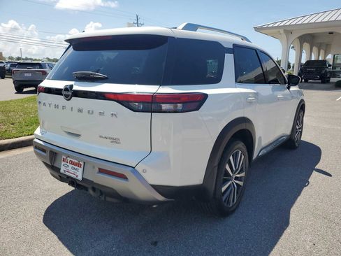 Used 2022 Nissan Pathfinder Platinum AWD/4WD image 6