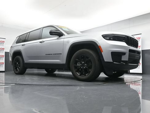Used 2024 Jeep Grand Cherokee L Laredo AWD/4WD image 29