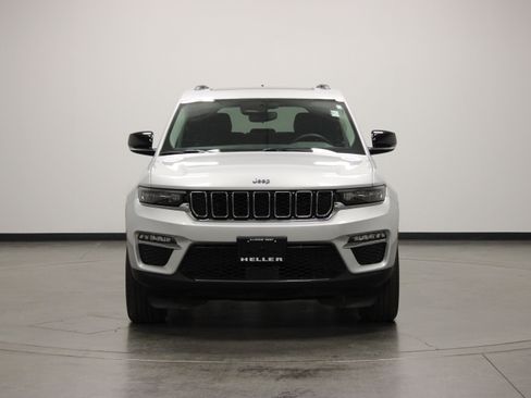 Used 2023 Jeep Grand Cherokee 4WD 4xe image 3