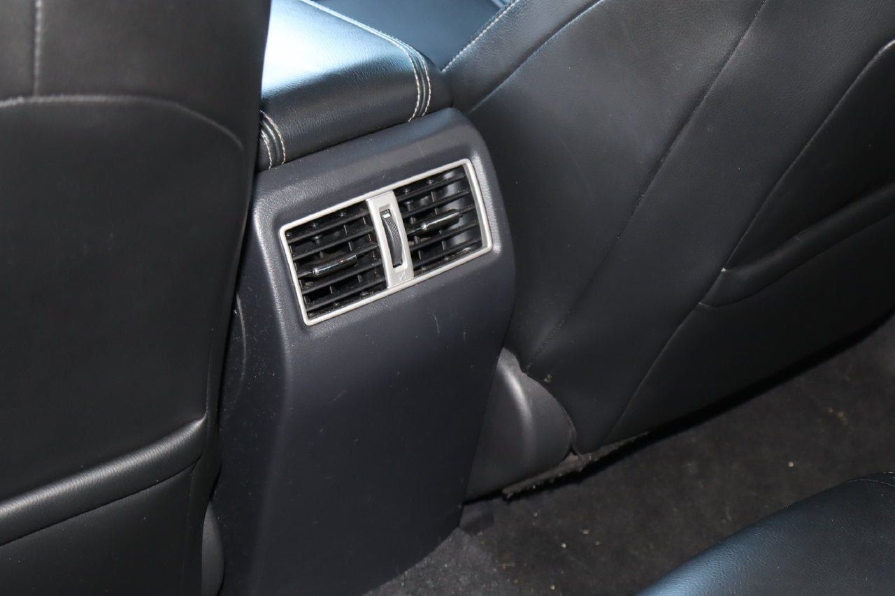 Used 2022 Nissan Maxima SV w/ Floor Mat Group FWD image 18
