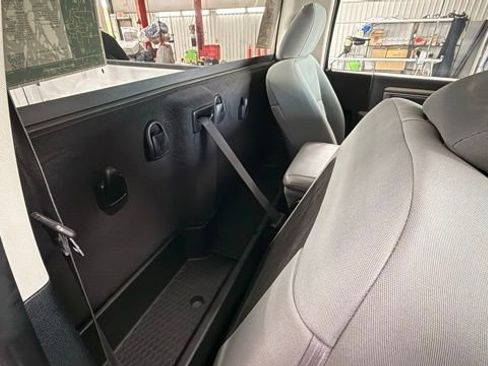 Used 2018 RAM 1500 Express RWD image 22