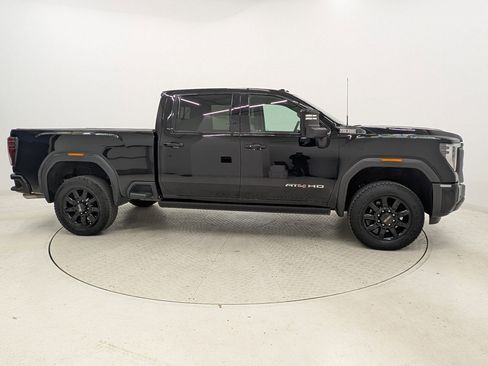 Used 2024 GMC Sierra 2500 AT4 w/ AT4 Premium Plus Package image 8