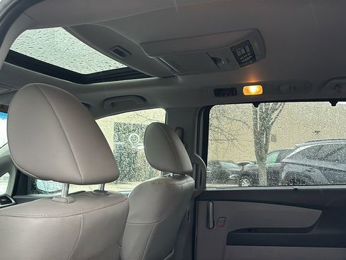 Used 2011 Honda Odyssey Touring image 30