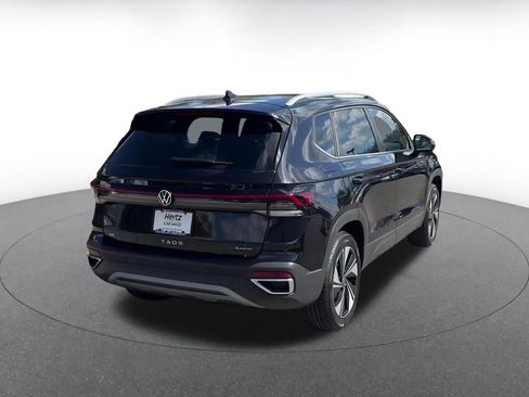 Used 2025 Volkswagen Taos SE image 14