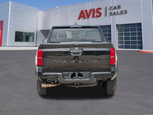 Used 2024 Toyota Tacoma TRD Off-Road image 6