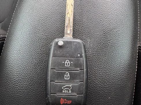 Used 2018 Kia Soul + FWD image 26