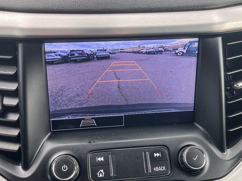 Used 2020 GMC Acadia SLE image 47