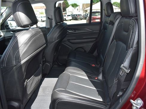 Used 2023 Jeep Grand Cherokee Laredo w/ Luxury Tech Group I AWD/4WD image 25