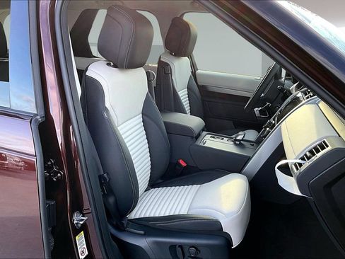 New 2026 Land Rover Discovery Limited Edition AWD/4WD image 12