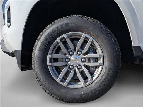 New 2026 Chevrolet Colorado LT image 18