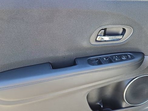 Used 2022 Honda HR-V EX image 14