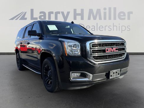 Used 2019 GMC Yukon XL SLT image 2