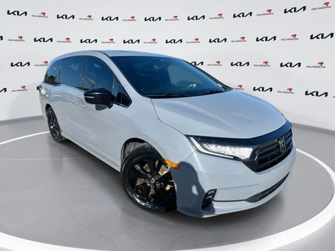 Used 2023 Honda Odyssey Sport image 1