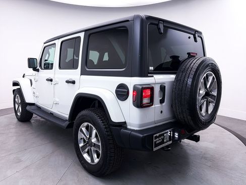 Used 2019 Jeep Wrangler Unlimited Sahara AWD/4WD image 11
