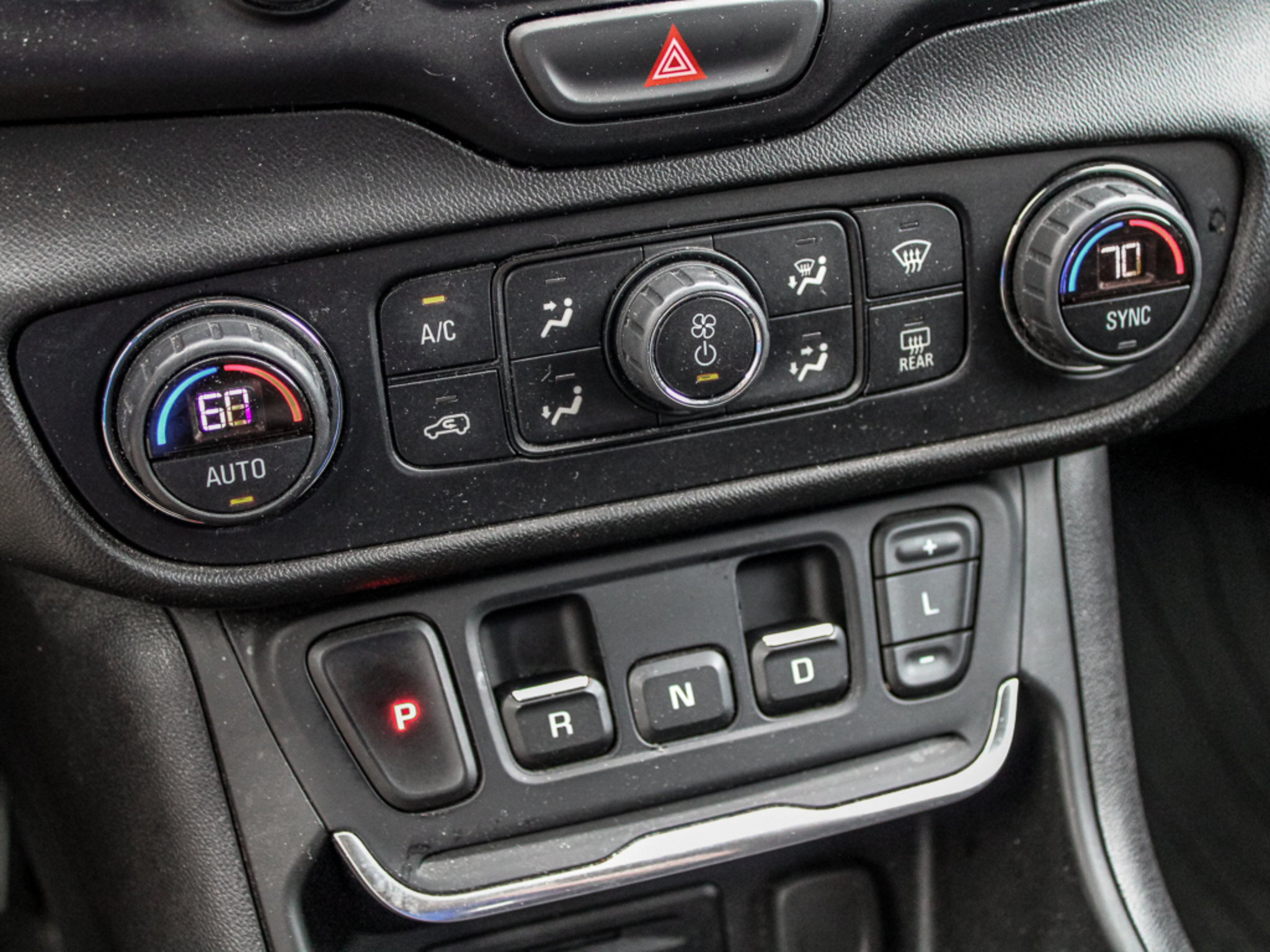 Used 2020 GMC Terrain SLE w/ Driver Convenience Package FWD image 28