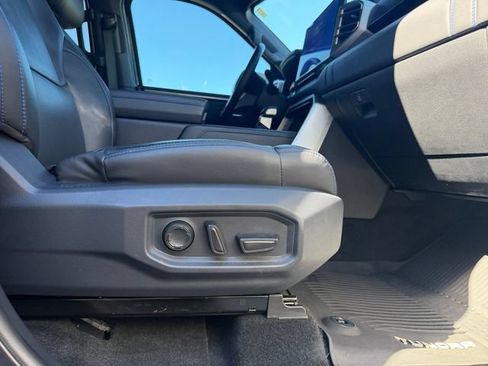Used 2023 Toyota Tundra Platinum AWD/4WD image 22
