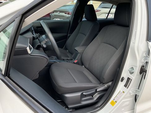 Used 2025 Toyota Corolla LE image 12