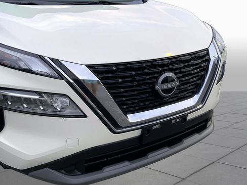 Used 2023 Nissan Rogue SV FWD image 27