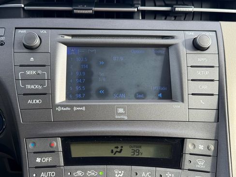 Used 2012 Toyota Prius Four image 21