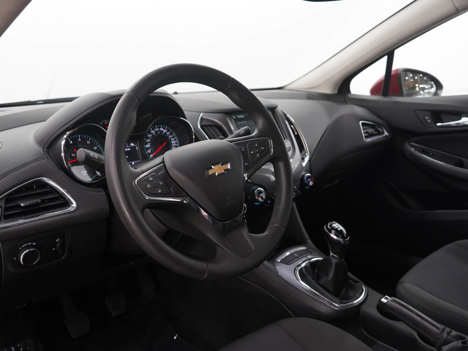 Used 2017 Chevrolet Cruze LT FWD image 20