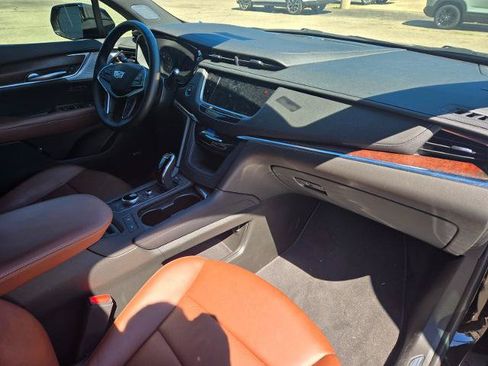 Used 2025 Cadillac XT5 Premium Luxury w/ Technology Package AWD/4WD image 33