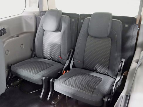 Used 2022 Ford Transit Connect XLT image 26