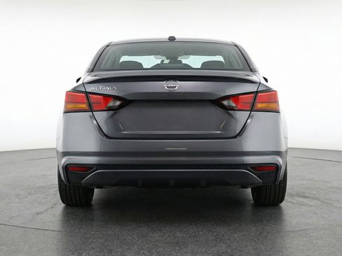 Used 2025 Nissan Altima 2.5 SV FWD image 7