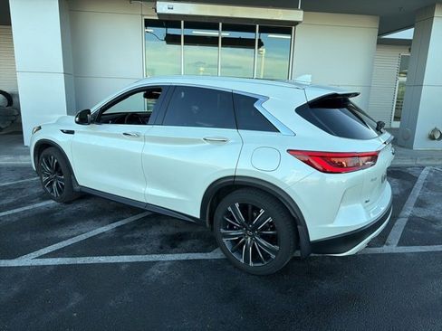 Used 2021 INFINITI QX50 Luxe w/ Appearance Package image 4