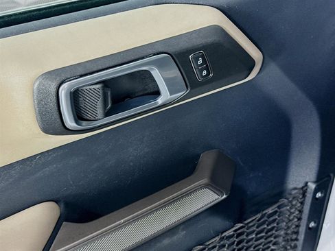 Used 2023 Ford Bronco Wildtrak image 19