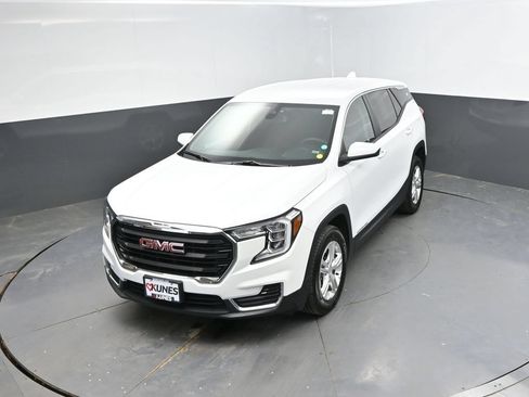 Used 2024 GMC Terrain SLE FWD image 28
