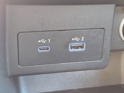 Used 2024 Nissan Kicks SV image 5