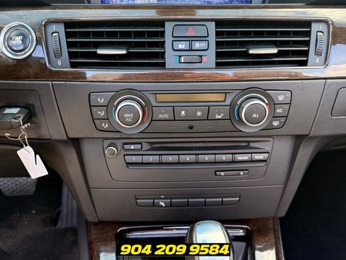 Used 2013 BMW 335i Convertible w/ Premium Pkg RWD image 17