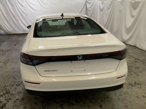 Certified 2025 Honda Accord SE image 7